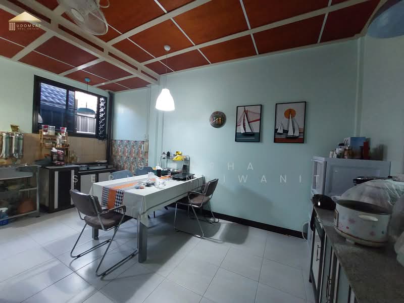 ขายบ้านพักพร้อมบ้านเช่า 7 หลัง ผู้เช่าเต็ม ศรีราชา ทำเลใกล้มอเตอร์เวย์ สร้างรายได้ทันที, ชลบุรี, ศรีราชาหนองค้อ, สุรศักดิ์, ศรีราชา, ชลบุรี, 2,044 ตร.ม., กิจการ ขาย, โดย Sirapha Sermsuntiwanit, 500281189 - DDproperty.com