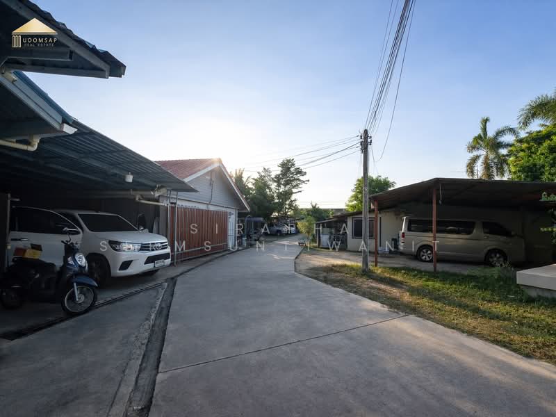 ขายบ้านพักพร้อมบ้านเช่า 7 หลัง ผู้เช่าเต็ม ศรีราชา ทำเลใกล้มอเตอร์เวย์ สร้างรายได้ทันที, ชลบุรี, ศรีราชาหนองค้อ, สุรศักดิ์, ศรีราชา, ชลบุรี, 2,044 ตร.ม., กิจการ ขาย, โดย Sirapha Sermsuntiwanit, 500281189 - DDproperty.com