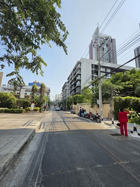 Via 61, Bangkok, Khlong Tan Nua, Watthana, Bangkok, 3 Bedrooms, 156 sqm, Condo For Sale, by Jomchanok Aswavibul, 500281218 - DDproperty.com