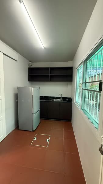 Commercial Building in Chiang Mai Business Park (CBP), Chiang Mai, Nong Pa Krang, Muang Chiang Mai, Chiang Mai, 2 Bedrooms, 230 sqm, Townhouse For Rent, by The Positive ที่ดิน บ้าน คอนโด, 500281219 - DDproperty.com