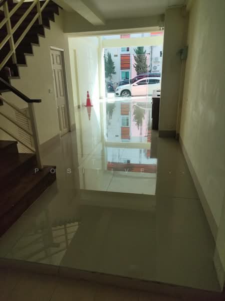 Commercial Building in Chiang Mai Business Park (CBP), Chiang Mai, Nong Pa Krang, Muang Chiang Mai, Chiang Mai, 2 Bedrooms, 230 sqm, Townhouse For Rent, by The Positive ที่ดิน บ้าน คอนโด, 500281235 - DDproperty.com