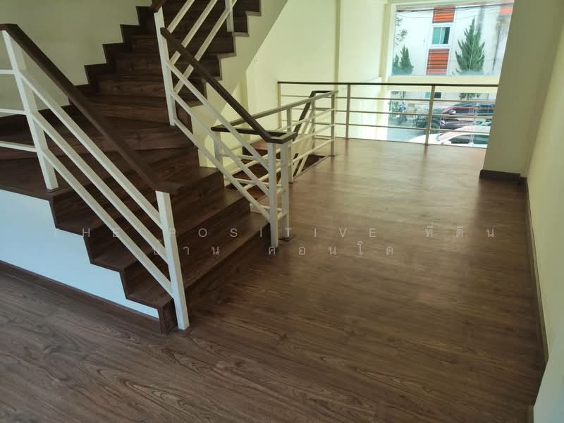 Commercial Building in Chiang Mai Business Park (CBP), Chiang Mai, Nong Pa Krang, Muang Chiang Mai, Chiang Mai, 2 Bedrooms, 230 sqm, Townhouse For Rent, by The Positive ที่ดิน บ้าน คอนโด, 500281235 - DDproperty.com