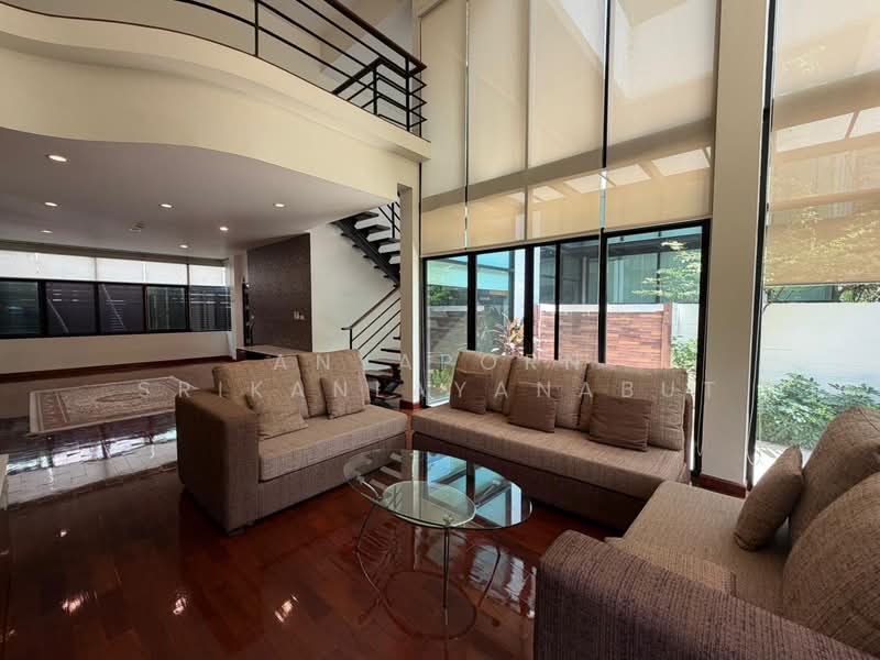 Baan Sasida, Bangkok, 19/1 Sukhumvit, Khong Tan, Khlong Toei, Bangkok, 3 Bedrooms, 250 sqm, Condo For Rent, by Anyaporn Srikanlayanabut, 500281270 - DDproperty.com