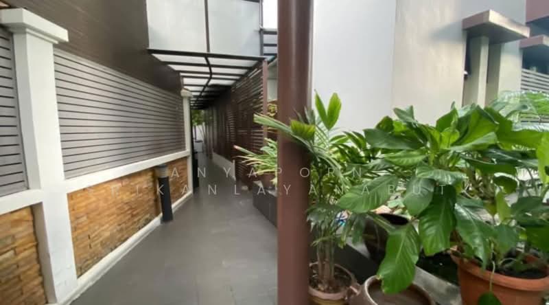 Baan Sasida, Bangkok, 19/1 Sukhumvit, Khong Tan, Khlong Toei, Bangkok, 3 Bedrooms, 250 sqm, Condo For Rent, by Anyaporn Srikanlayanabut, 500281270 - DDproperty.com