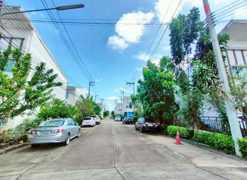 Lio Chachoengsao-Bang Phra : ไลโอ ฉะเชิงเทรา-บางพระ, ฉะเชิงเทรา, 99/4 Mu 7 Rd, บางพระ, เมืองฉะเชิงเทรา, ฉะเชิงเทรา, 100 ตร.ม., ทาวน์เฮ้าส์ ขาย, โดย The Best Property กุ้ง, 500281418 - DDproperty.com