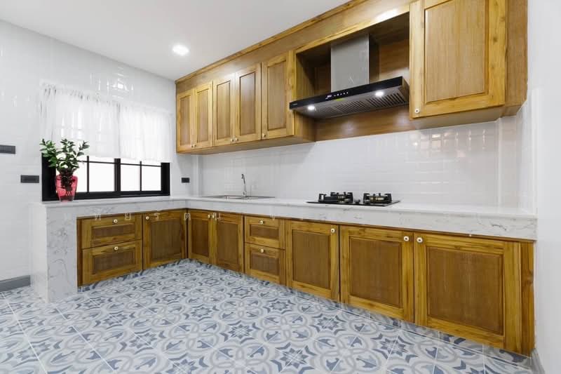 Chiang Mai Lakeland, Chiang Mai, คลองชลประทาน, Su Thep, Muang Chiang Mai, Chiang Mai, 5 Bedrooms, 270 sqm, Single Detached House For Sale, by หทัยรัตน์ จรัสอุไรสิน, 500281534 - DDproperty.com