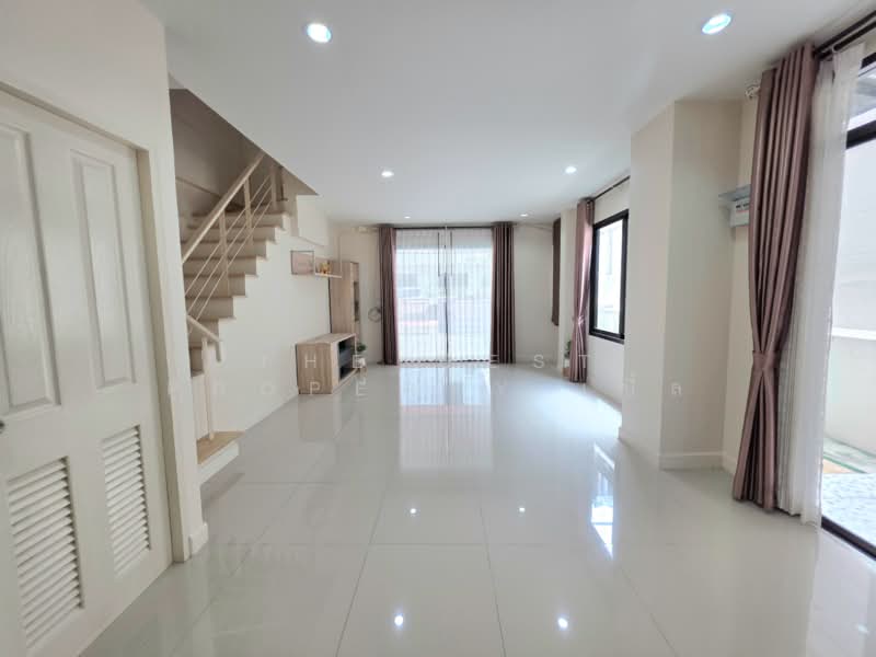 เดอะเซ็นทรัล 3 อัสสัมชัญ-ศรีราชา, Chon Buri (Pattaya), Surasak, Si Racha, Chon Buri (Pattaya), 2 Bedrooms, 100 sqm, Townhouse For Sale, by The Best Property เปิ้ล, 500281565 - DDproperty.com