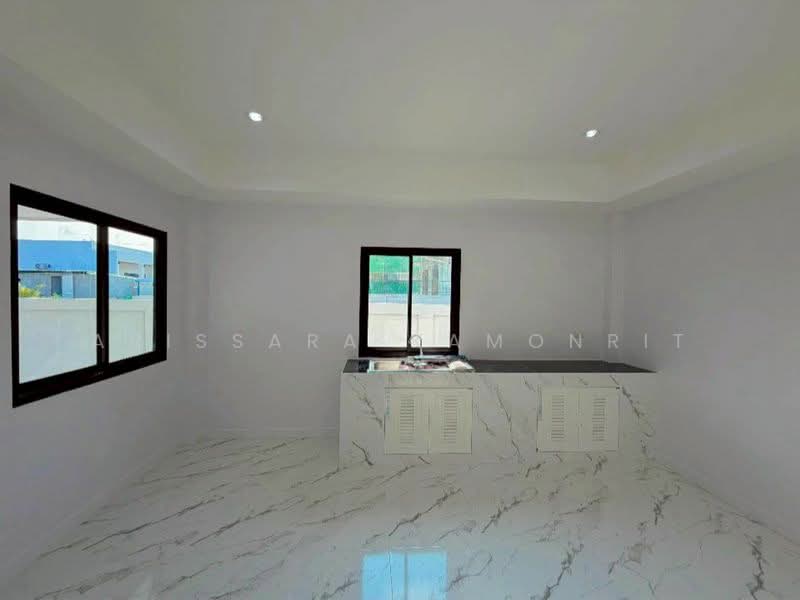 Single House for Sale, Chon Buri (Pattaya), Poong, Bang Lamung (Pattaya), Chon Buri (Pattaya), 3 Bedrooms, 250 sqm, Single Detached House For Sale, by Arissara Kamonrit, 500281592 - DDproperty.com