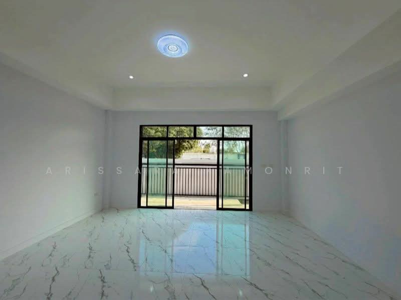 Single House for Sale, Chon Buri (Pattaya), Poong, Bang Lamung (Pattaya), Chon Buri (Pattaya), 3 Bedrooms, 250 sqm, Single Detached House For Sale, by Arissara Kamonrit, 500281592 - DDproperty.com