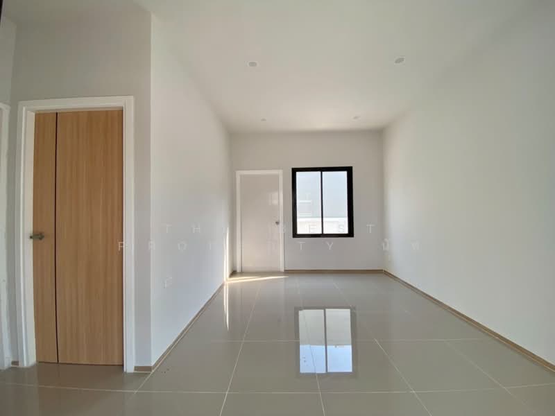 ทาวน์เฮ้าส์พานทอง ชลบุรี, Chon Buri (Pattaya), Nong Tamlung, Phan Thong, Chon Buri (Pattaya), 2 Bedrooms, 100 sqm, Townhouse For Sale, by The Best Property นัท, 500281621 - DDproperty.com