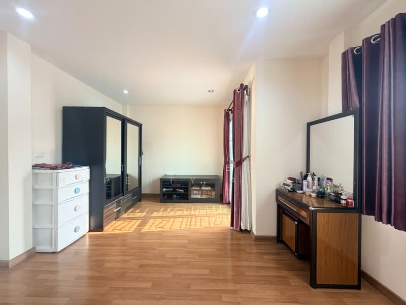 เดอะ เซ็นทรัล 2, Chon Buri (Pattaya), Surasak, Si Racha, Chon Buri (Pattaya), 3 Bedrooms, 100 sqm, Townhouse For Sale, by The Best Property Agent ดิว, 500281625 - DDproperty.com
