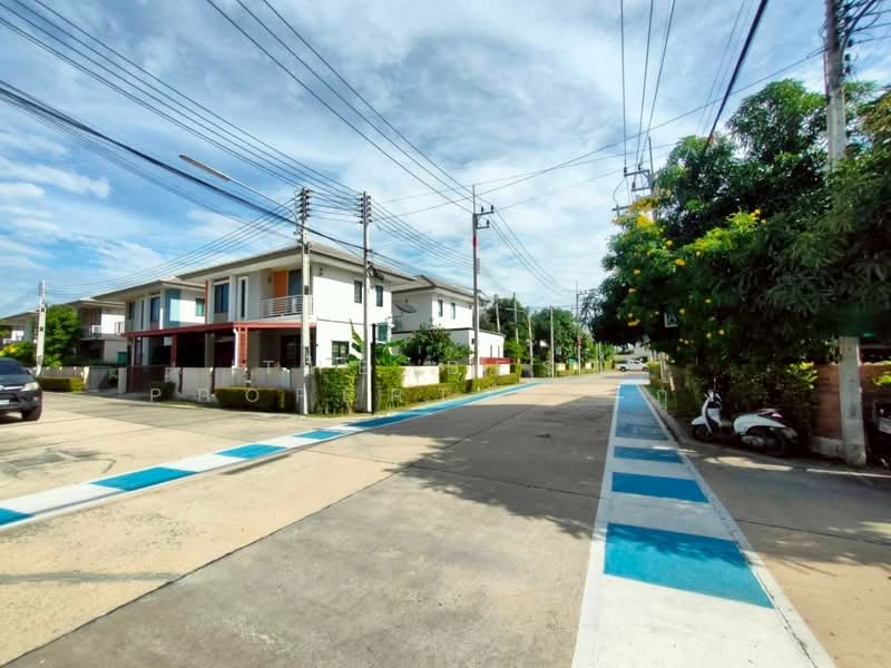 หมู่บ้านเดอะทรัสต์ บ้านโพธิ์ (The Trust Banpho), Chachoengsao, Khlong Prawet, Ban Pho, Chachoengsao, 3 Bedrooms, 105 sqm, Semi-Detached House (Twin House) For Sale, by The Best Property   กุ้ง, 500281660 - DDproperty.com
