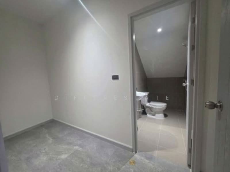 Feel Town Lat Phrao 101, Bangkok, ลาดพร้าว, Khlong Chaokhun Sing, Wang Thonglang, Bangkok, 4 Bedrooms, 270 sqm, Single Detached House For Sale, by DifferEstate, 500281687 - DDproperty.com