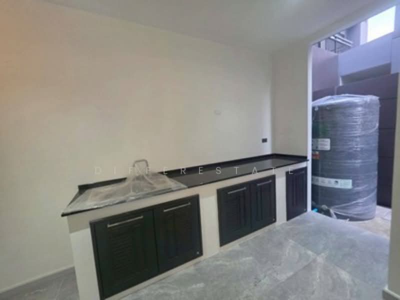 Feel Town Lat Phrao 101, Bangkok, ลาดพร้าว, Khlong Chaokhun Sing, Wang Thonglang, Bangkok, 4 Bedrooms, 270 sqm, Single Detached House For Sale, by DifferEstate, 500281687 - DDproperty.com