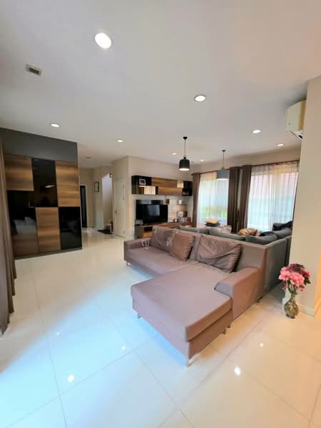 ชลลดา รามอินทรา, กรุงเทพ, คันนายาว, กรุงเทพ, 394 ตร.ม., บ้านเดี่ยว ขาย, โดย อุไลวรรณ บุญศิริ, 500281811 - DDproperty.com