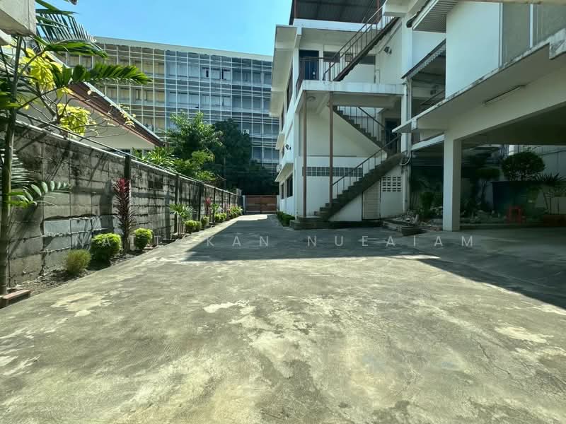 ที่ดินพร้อมโฮมออฟฟิศ 168 ตรวา ใจกลางทองหล่อ–เอกมัย 12 เพียง 100 เมตรถึงถนนใหญ่, กรุงเทพ, คลองตันเหนือ, วัฒนา, กรุงเทพ, 672 ตร.ม., ที่ดิน ขาย, โดย Nattakan nueaiam, 500281821 - DDproperty.com