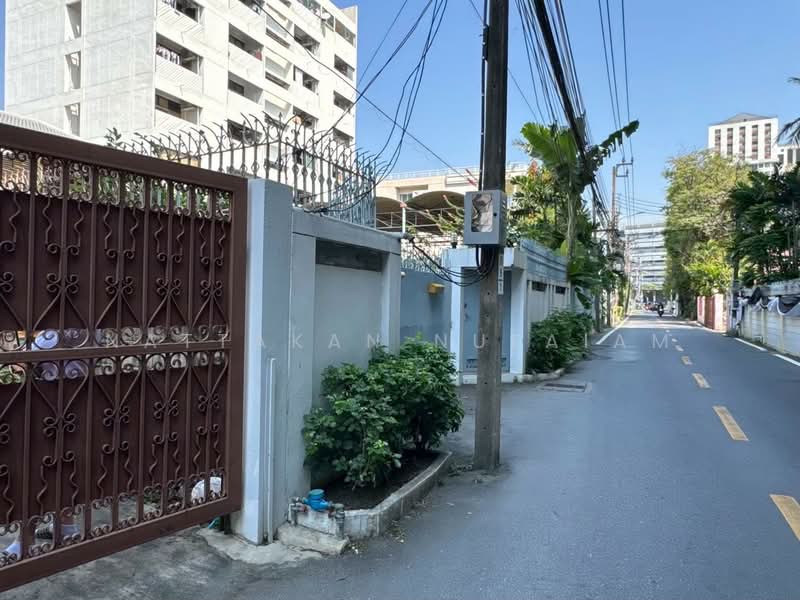 ที่ดินพร้อมโฮมออฟฟิศ 168 ตรวา ใจกลางทองหล่อ–เอกมัย 12 เพียง 100 เมตรถึงถนนใหญ่, กรุงเทพ, คลองตันเหนือ, วัฒนา, กรุงเทพ, 672 ตร.ม., ที่ดิน ขาย, โดย Nattakan nueaiam, 500281821 - DDproperty.com