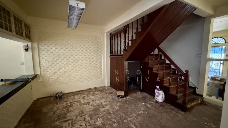 For Sale - หมู่บ้านพระปิ่น 1 ทาวน์เฮ้าส์ 3 ชั้น บรมราชชนนี 4 ปิ่นเกล้า, Bangkok