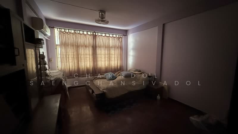 For Sale - หมู่บ้านพระปิ่น 1 ทาวน์เฮ้าส์ 3 ชั้น บรมราชชนนี 4 ปิ่นเกล้า, Bangkok