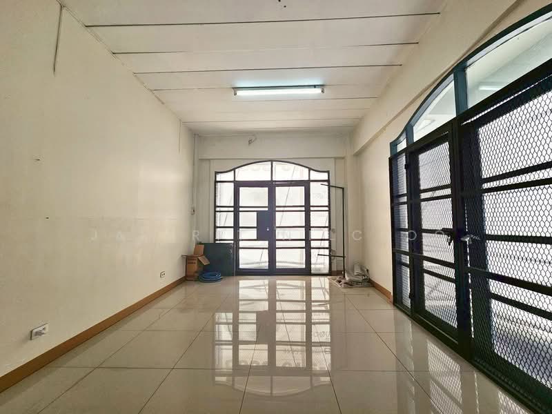 อาคารพาณิชย์ เสนานิคม1 โชคชัย 4 ลาดพร้าว, Bangkok, ลาดพร้าววังหิน, Lat Phrao, Lat Phrao, Bangkok, , 250 sqm, Shophouse For Sale, by Jakkrit Nilchoo, 500281838 - DDproperty.com