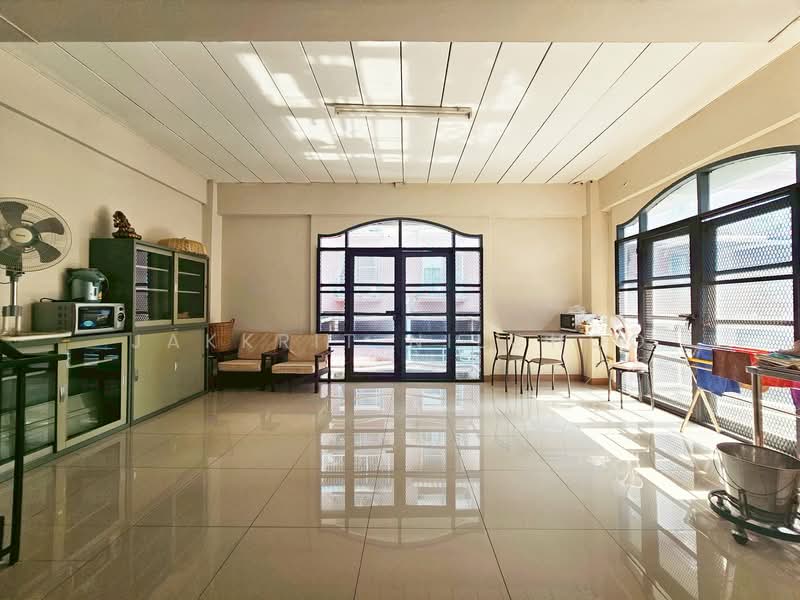 อาคารพาณิชย์ เสนานิคม1 โชคชัย 4 ลาดพร้าว, Bangkok, ลาดพร้าววังหิน, Lat Phrao, Lat Phrao, Bangkok, , 250 sqm, Shophouse For Sale, by Jakkrit Nilchoo, 500281838 - DDproperty.com