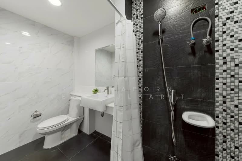 D65 Condominium, Bangkok, 396 Soi Sukhumvit 65 Sukhumvit Road, Phra Kanong Nua, Watthana, Bangkok, 1 Bedroom, 35 sqm, Condo For Sale, by Poonyaporn Veerabulyarit, 500281864 - DDproperty.com