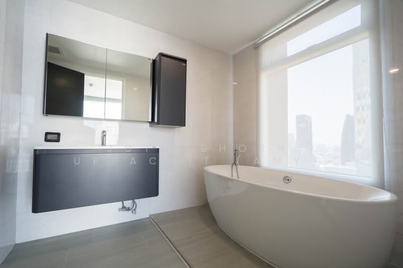 Fullerton Sukhumvit, Bangkok, Sukhumvit Road, Khlong Tan Nua, Watthana, Bangkok, 3 Bedrooms, 132 sqm, Condo For Rent, by Juthabhorn Uppachit (Amy), 500281900 - DDproperty.com