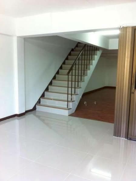 อาคารพาณิชย์ 4 ชั้นครึ่ง ใกล้โรงเรียนสตรีวิทย์ 2 ติดถนนสุคนธสวัสดิ์, Bangkok, Lat Phrao, Lat Phrao, Bangkok, , 224 sqm, Shophouse For Sale, by มุกดา มังคลาดุง, 500281915 - DDproperty.com