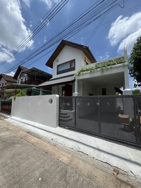 ให้เช่าบ้านเดี่ยวรีโนเวทใหม่ ม.เทอเรสฮิลล์ ไร่กล้วย ศรีราชา, Chon Buri (Pattaya), Surasak, Si Racha, Chon Buri (Pattaya), 3 Bedrooms, 180 sqm, Single Detached House For Rent, by Dusit Saengfa, 500281978 - DDproperty.com