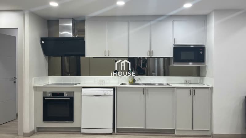 President Park Sukhumvit 24, Bangkok, 99 Sukhumvit 24 Alley, Khlongtoei Nua, Watthana, Bangkok, 4 Bedrooms, 223 sqm, Condo For Rent, by Warinthon Boonsup, 500282001 - DDproperty.com
