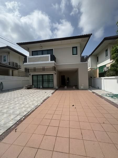 ให้เช่าบ้านเดี่ยวหลังใหญ่ 4 ห้องนอน ม.ธารดารา ศรีราชา, Chon Buri (Pattaya), Surasak, Si Racha, Chon Buri (Pattaya), 4 Bedrooms, 180 sqm, Single Detached House For Rent, by Dusit Saengfa, 500282004 - DDproperty.com