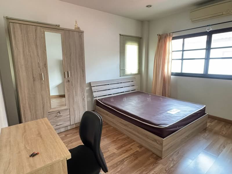 ให้เช่าบ้านเดี่ยวหลังใหญ่ 4 ห้องนอน ม.ธารดารา ศรีราชา, Chon Buri (Pattaya), Surasak, Si Racha, Chon Buri (Pattaya), 4 Bedrooms, 180 sqm, Single Detached House For Rent, by Dusit Saengfa, 500282004 - DDproperty.com