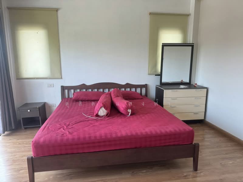 ให้เช่าบ้านเดี่ยวหลังใหญ่ 4 ห้องนอน ม.ธารดารา ศรีราชา, Chon Buri (Pattaya), Surasak, Si Racha, Chon Buri (Pattaya), 4 Bedrooms, 180 sqm, Single Detached House For Rent, by Dusit Saengfa, 500282004 - DDproperty.com
