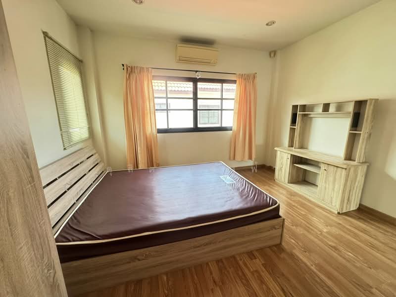 ให้เช่าบ้านเดี่ยวหลังใหญ่ 4 ห้องนอน ม.ธารดารา ศรีราชา, Chon Buri (Pattaya), Surasak, Si Racha, Chon Buri (Pattaya), 4 Bedrooms, 180 sqm, Single Detached House For Rent, by Dusit Saengfa, 500282004 - DDproperty.com