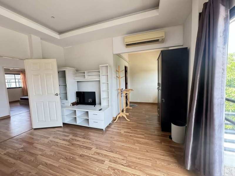 ให้เช่าบ้านเดี่ยวหลังใหญ่ 4 ห้องนอน ม.ธารดารา ศรีราชา, Chon Buri (Pattaya), Surasak, Si Racha, Chon Buri (Pattaya), 4 Bedrooms, 180 sqm, Single Detached House For Rent, by Dusit Saengfa, 500282004 - DDproperty.com