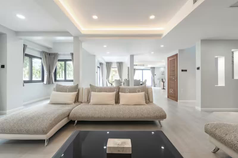 5R0803 Pool villa for rent 5 bedroom 5 bathroom 200,000/month at kathu have fully furnished, Phuket, Kathu, Kathu, Phuket, 5 Bedrooms, 450 sqm, Villa For Rent, by PK LIFE Property, 500282017 - DDproperty.com