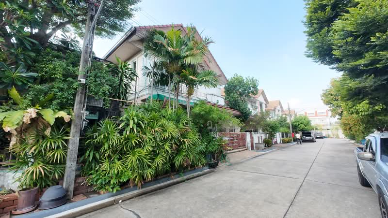 ไพรเวท เลค การ์เด้น, Bangkok, พระยาสุเรนท์, Sam Wa Tawan Tok, Khlong Sam Wa, Bangkok, 3 Bedrooms, 153 sqm, Single Detached House For Sale, by ธนณัฎฐ์ ศตายุสกุลวงศ์, 500282025 - DDproperty.com