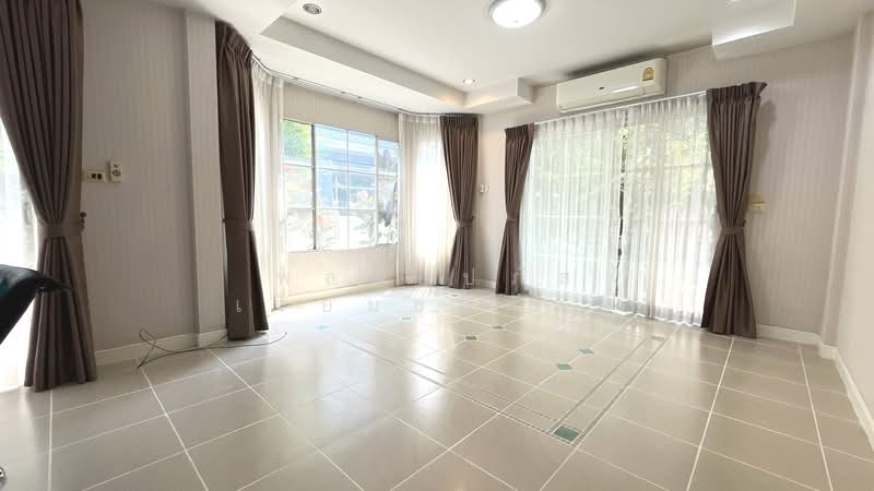 Moobaan Parichard 345, Pathum Thani, 345 Road, Bang Khu Wat, Muang Pathum Thani, Pathum Thani, 4 Bedrooms, 180 sqm, Single Detached House For Sale, by พลอยปภัส เจียมธนศักดิ์, 500282086 - DDproperty.com