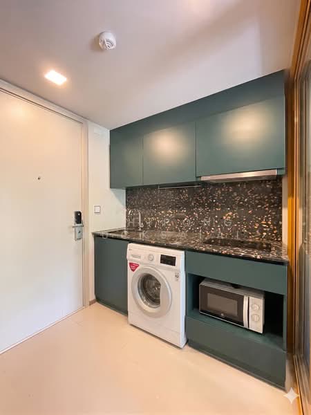 The Base Sukhumvit 50, Bangkok, Soi Roem Charoen 1, Sukhumvit 50 Road, Phra Kanong, Khlong Toei, Bangkok, 1 Bedroom, 32 sqm, Condo For Rent, by Suthipong Prucksalai, 500282093 - DDproperty.com