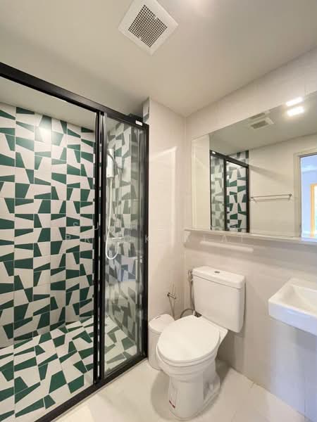 The Base Sukhumvit 50, Bangkok, Soi Roem Charoen 1, Sukhumvit 50 Road, Phra Kanong, Khlong Toei, Bangkok, 1 Bedroom, 32 sqm, Condo For Rent, by Suthipong Prucksalai, 500282093 - DDproperty.com
