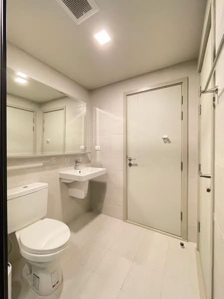 The Base Sukhumvit 50, Bangkok, Soi Roem Charoen 1, Sukhumvit 50 Road, Phra Kanong, Khlong Toei, Bangkok, 1 Bedroom, 32 sqm, Condo For Rent, by Suthipong Prucksalai, 500282093 - DDproperty.com