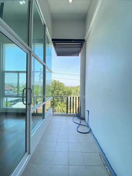 3-story Townhouse Nak Niwat 48, Ladprao 71, Bangkok, Lat Phrao, Lat Phrao, Bangkok, 4 Bedrooms, 225 sqm, Townhouse For Rent, by NR AGENT, 500282140 - DDproperty.com