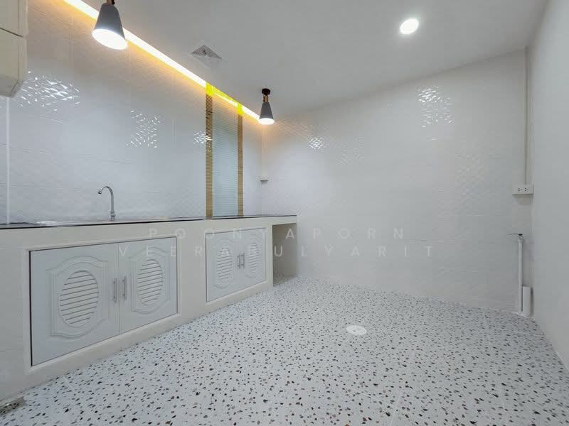 Buathong Thani Park : บัวทองธานี พาร์ค, Nonthaburi, Bang Bua Thong, Bang Bua Thong, Nonthaburi, 4 Bedrooms, 150 sqm, Townhouse For Sale, by Poonyaporn Veerabulyarit, 500282169 - DDproperty.com