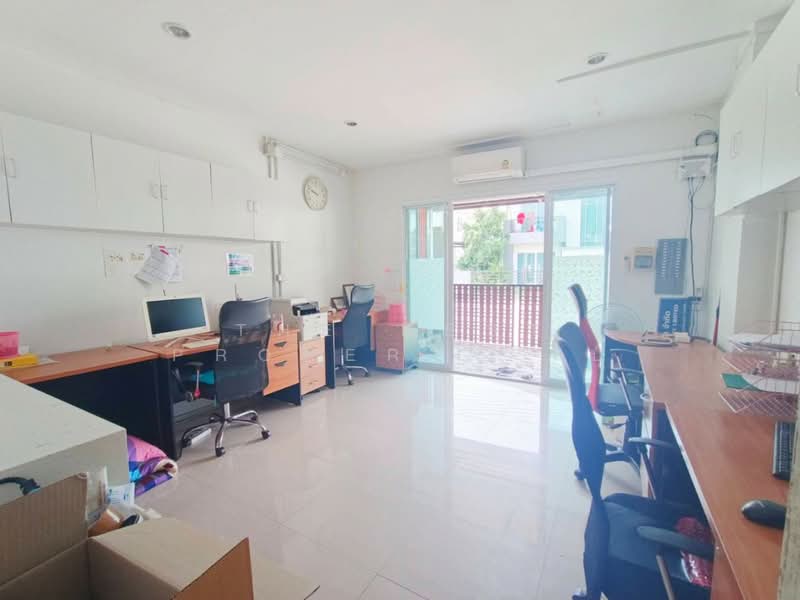 สุขุมวิท มอเตอร์เวย์ (Sukhumvit Motorway), Chachoengsao, Tha Sa-an, Bang Pakong, Chachoengsao, 4 Bedrooms, 150 sqm, Semi-Detached House (Twin House) For Sale, by The Best Property โบ, 500282177 - DDproperty.com