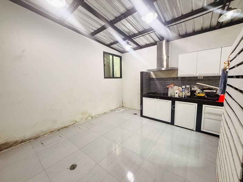 Baan Klang Muang Pinklao - Charan, Bangkok, along the expressway Si Rat  Road-Outer Ring Road, Bang O, Bang Phlat, Bangkok, 3 Bedrooms, 145 sqm, Townhouse For Sale, by Naraseth Puengpornprom, 500282359 - DDproperty.com