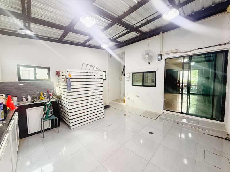 Baan Klang Muang Pinklao - Charan : บ้านกลางเมือง ปิ่นเกล้า - จรัญฯ, กรุงเทพ, ถนนเลียบทางด่วนศรีรัช-วงแหวนรอบนอก, บางอ้อ, บางพลัด, กรุงเทพ, 145 ตร.ม., ทาวน์เฮ้าส์ ขาย, โดย Naraseth Puengpornprom, 500282359 - DDproperty.com