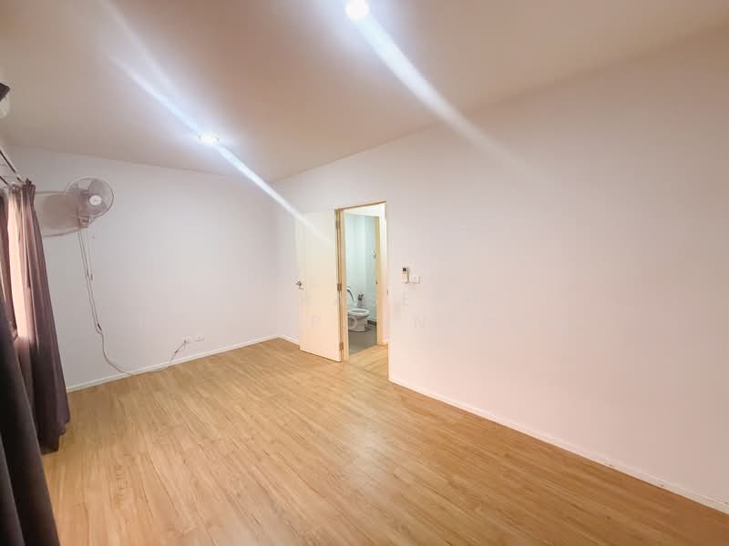 Baan Klang Muang Pinklao - Charan, Bangkok, along the expressway Si Rat  Road-Outer Ring Road, Bang O, Bang Phlat, Bangkok, 3 Bedrooms, 145 sqm, Townhouse For Sale, by Naraseth Puengpornprom, 500282359 - DDproperty.com