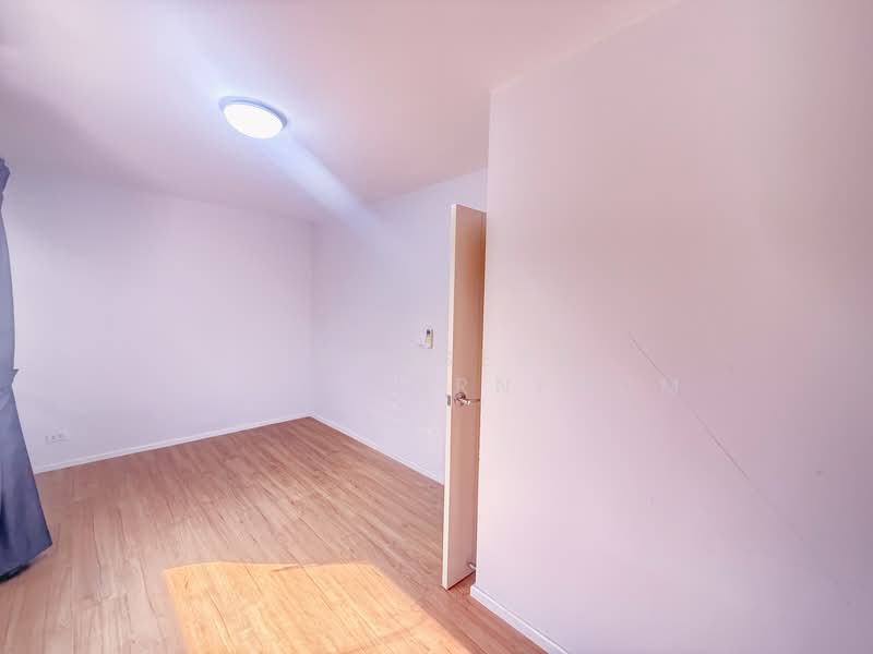 Baan Klang Muang Pinklao - Charan, Bangkok, along the expressway Si Rat  Road-Outer Ring Road, Bang O, Bang Phlat, Bangkok, 3 Bedrooms, 145 sqm, Townhouse For Sale, by Naraseth Puengpornprom, 500282359 - DDproperty.com