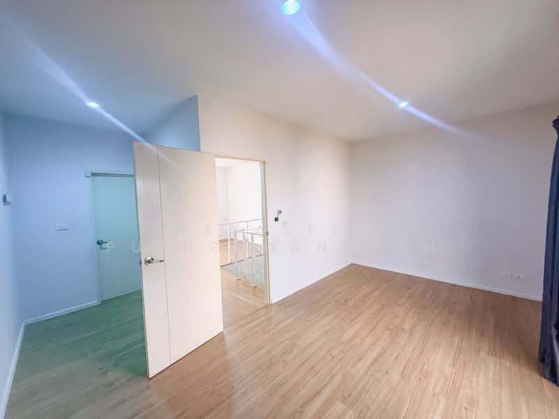 Baan Klang Muang Pinklao - Charan, Bangkok, along the expressway Si Rat  Road-Outer Ring Road, Bang O, Bang Phlat, Bangkok, 3 Bedrooms, 145 sqm, Townhouse For Sale, by Naraseth Puengpornprom, 500282359 - DDproperty.com