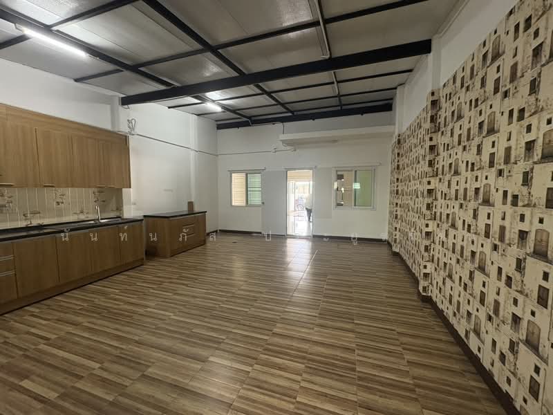 สิรารมณ์พลัส มอเตอร์เวย์, Chachoengsao, สิรินธร, Tha Sa-an, Bang Pakong, Chachoengsao, 3 Bedrooms, 102 sqm, Townhouse For Sale, by นันท์นภัส ประยูรรัตน์, 500282387 - DDproperty.com